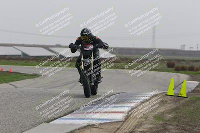 media/Nov-30-2025-TrackDaz (Sun) [[d8b22663df]]/B Group/Session 5 (Wheelie Bump)/